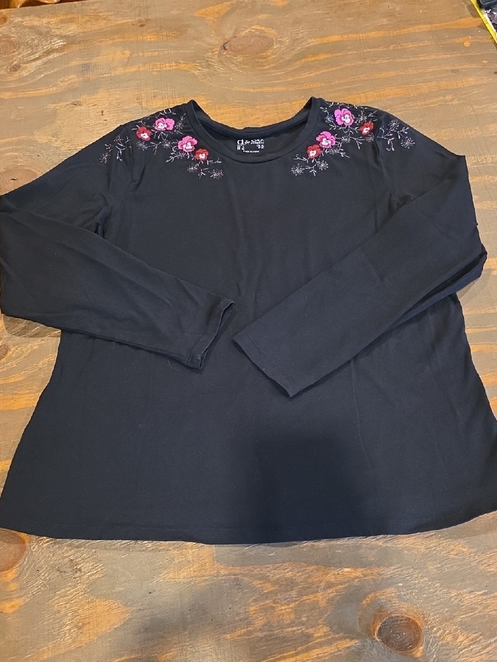 Black Long-Sleeve Crewneck Tee with Pink Floral Shoulder Embroidery